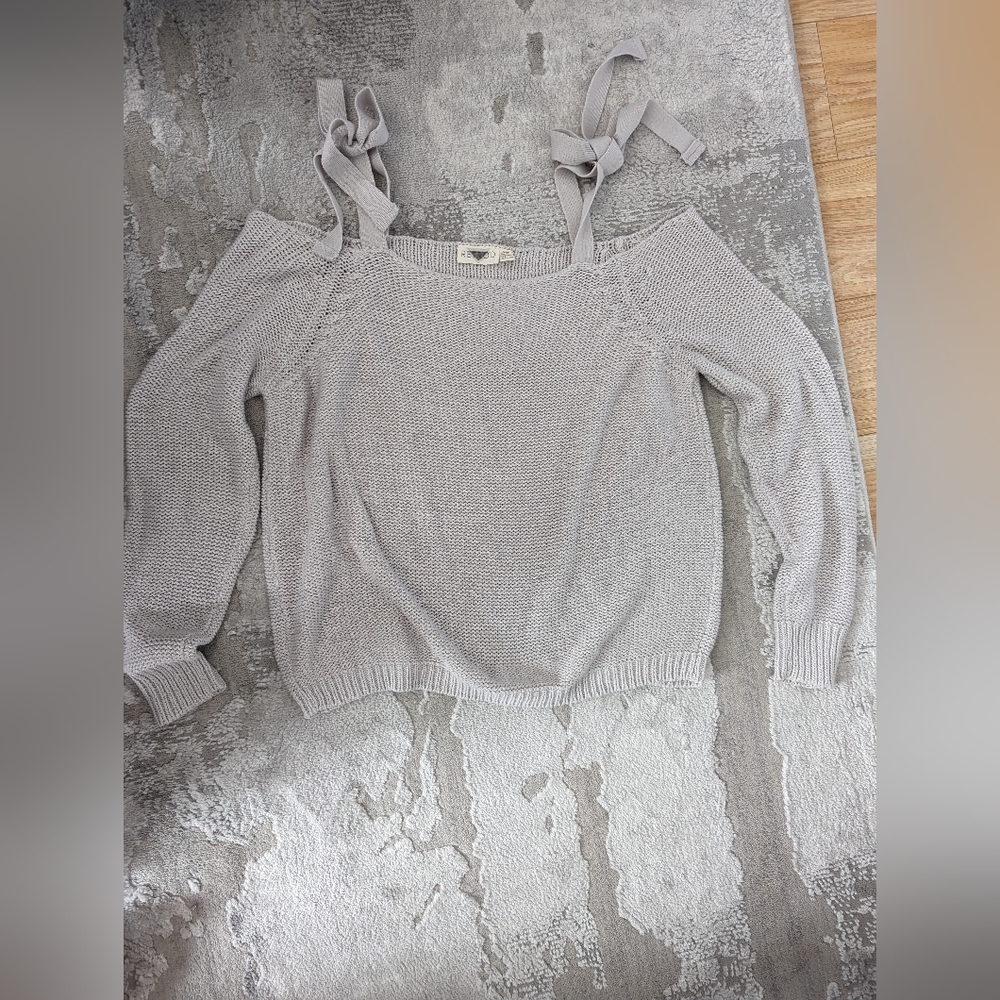 Cardigans and Sweaters - Picture 7 of 10